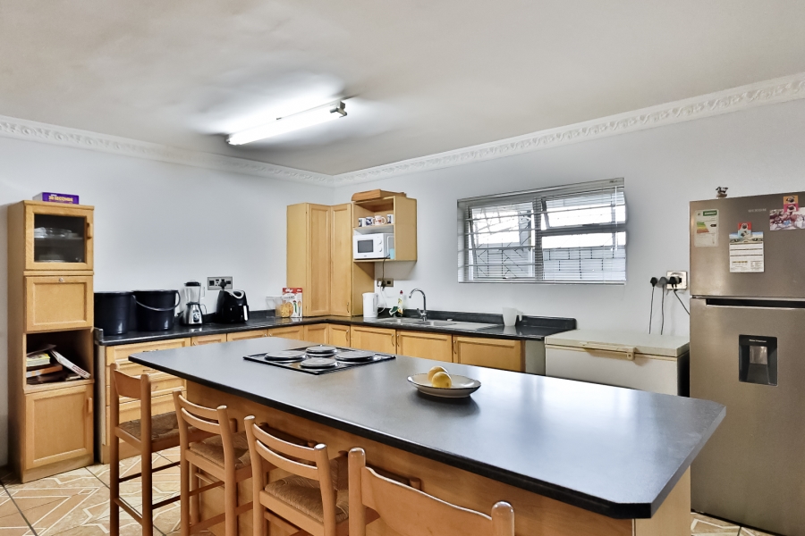 5 Bedroom Property for Sale in Gustrouw Western Cape